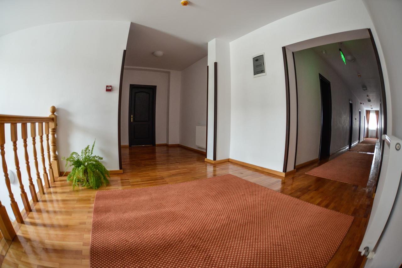 Hotel Posada Ramnicu Valcea Ngoại thất bức ảnh