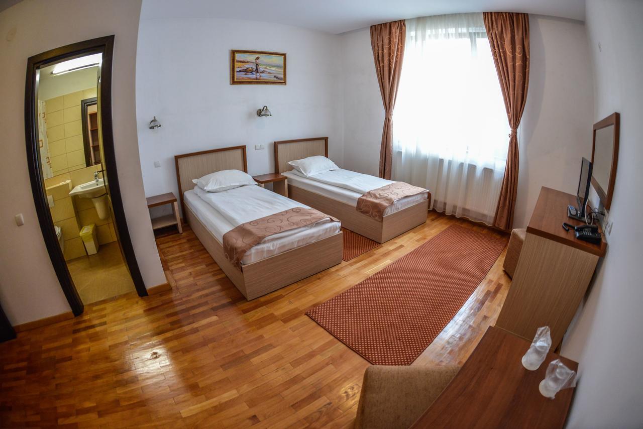 Hotel Posada Ramnicu Valcea Ngoại thất bức ảnh