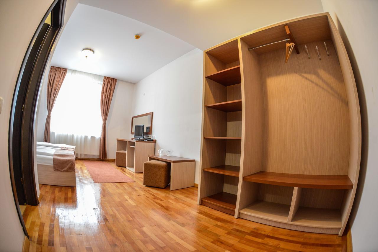 Hotel Posada Ramnicu Valcea Ngoại thất bức ảnh