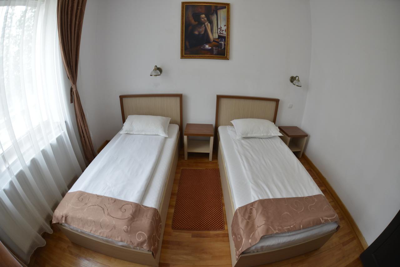 Hotel Posada Ramnicu Valcea Ngoại thất bức ảnh