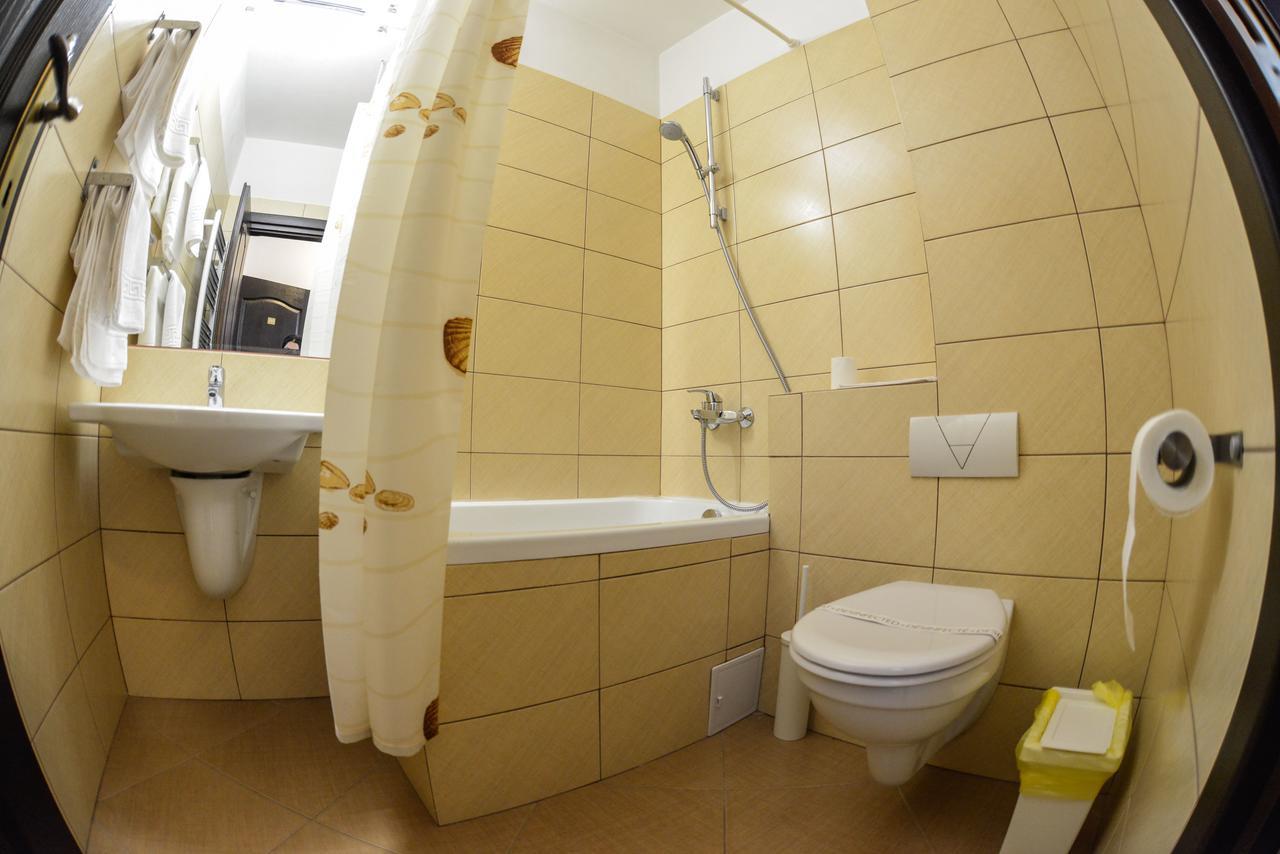 Hotel Posada Ramnicu Valcea Ngoại thất bức ảnh