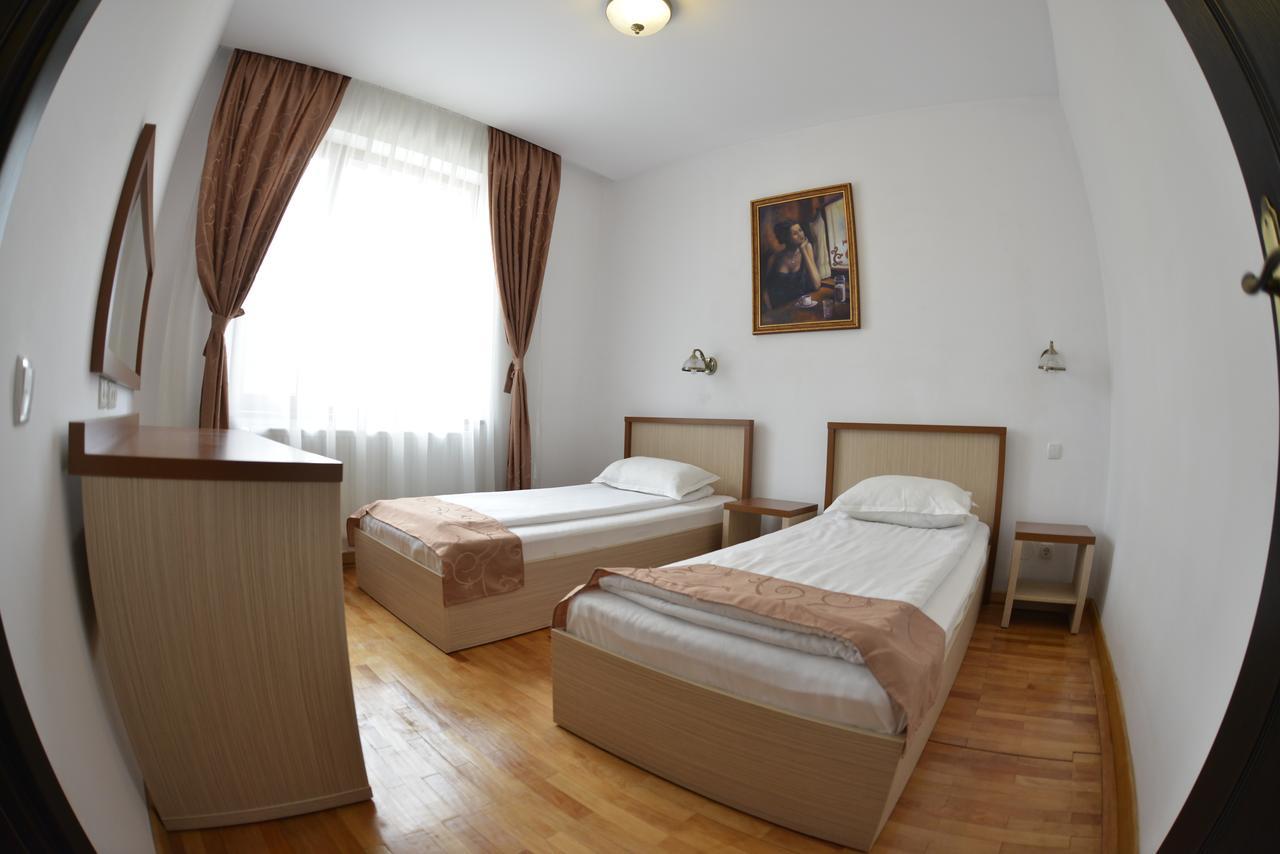 Hotel Posada Ramnicu Valcea Ngoại thất bức ảnh